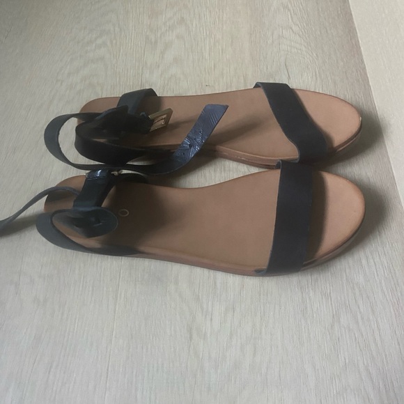 Aldo Black Strappy Sandals, size 7 - Picture 2 of 5